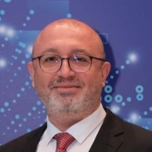 Dr. Taylan  Gavercin